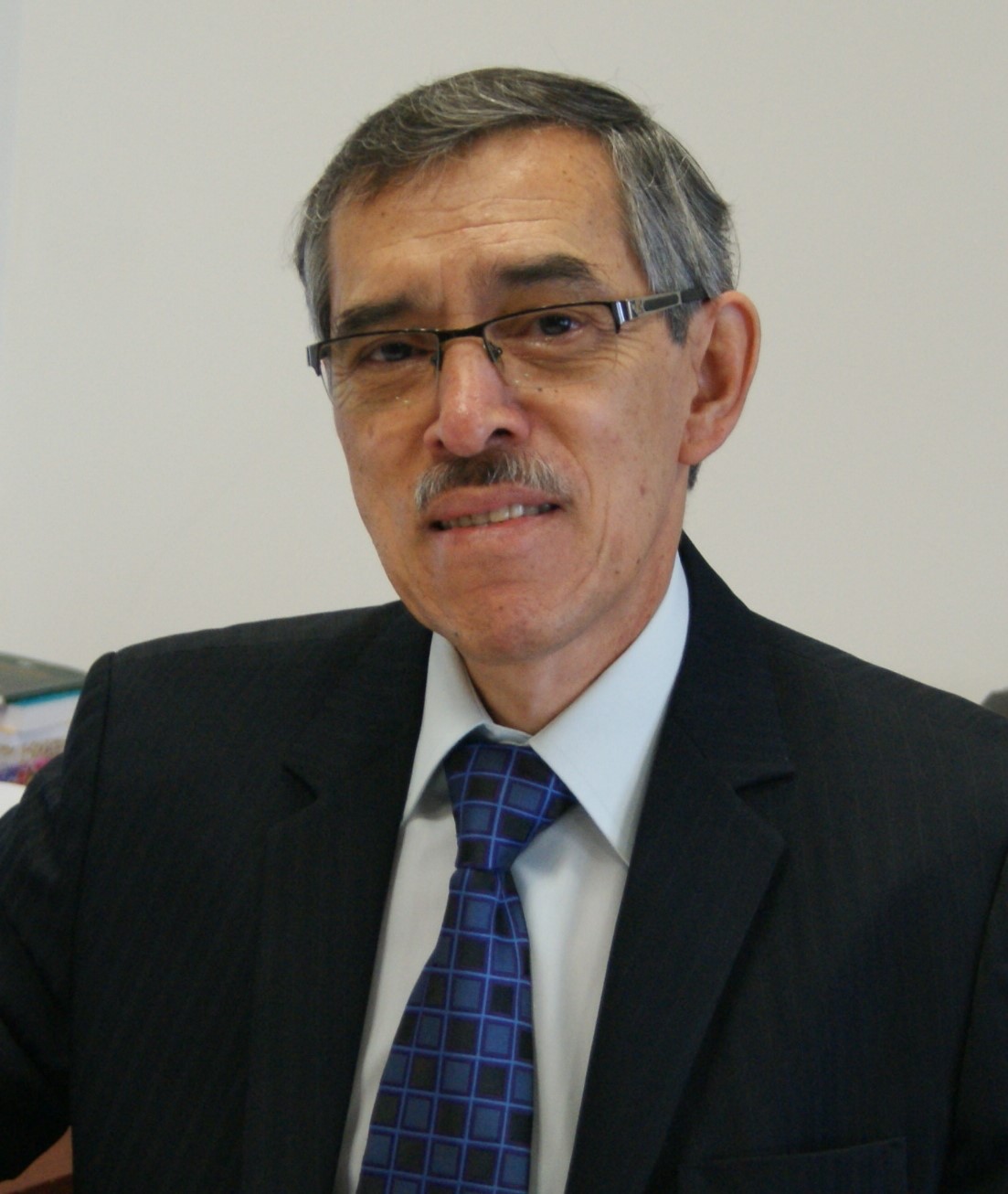 Dr Max Alejandro Florez.JPG