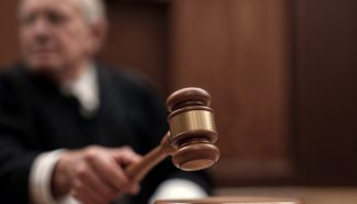 CEJ rechaza decreto que debilita control judicial sobre el Ejecutivo: es una grave alteración del orden institucional
